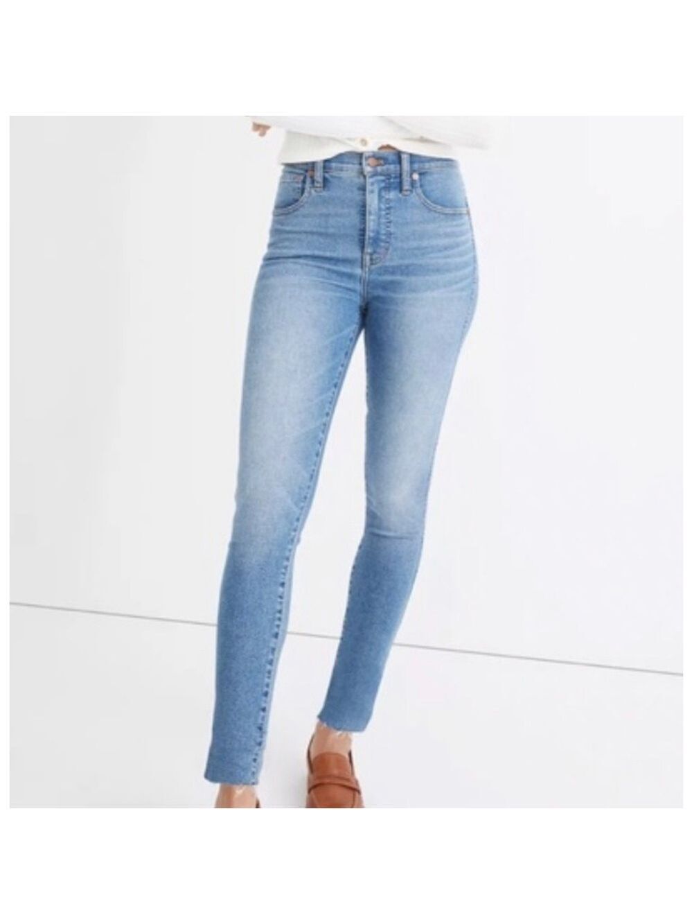 Madewell skinny low rise slight distressed blue jeans size 24